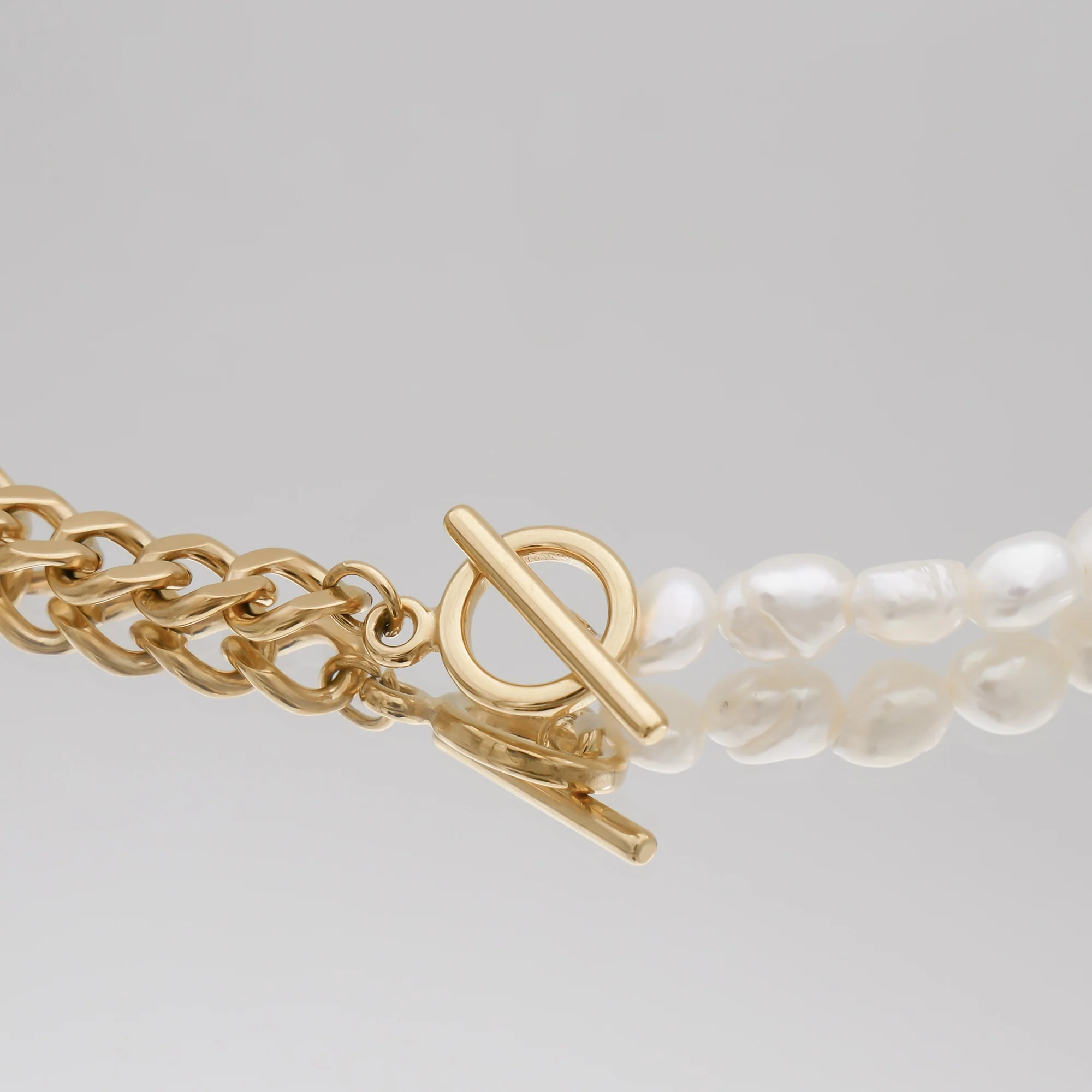 Amaia Pearl Contrast Necklace - Image 3