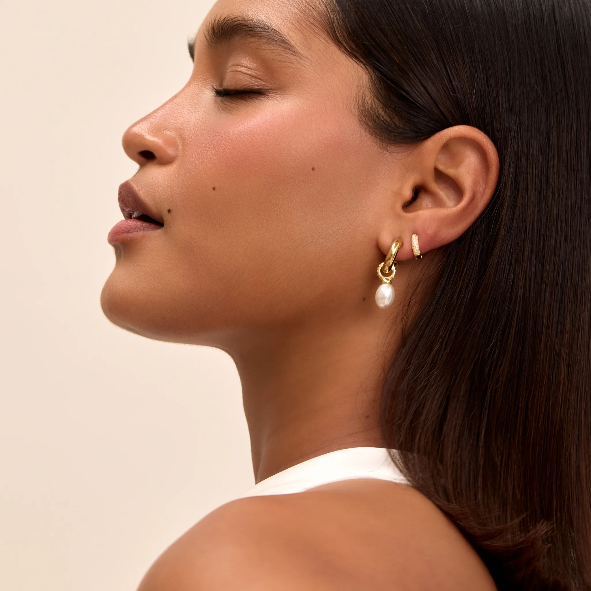 Nala Pearl Earrings - Image 3