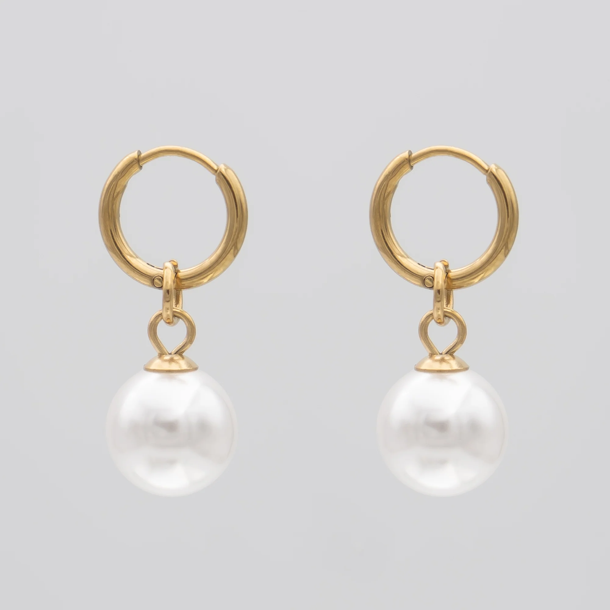 Phoebe Pearl Hoop Earrings - Image 4